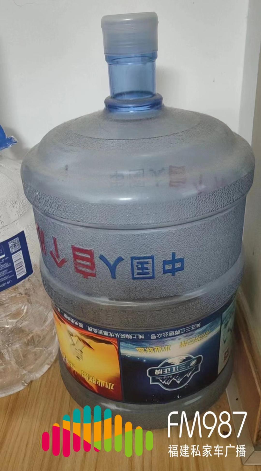 DƬ